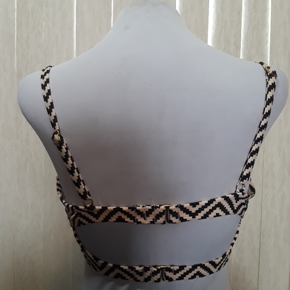 Xhilaration lady's bra size D /DD - Picture 2 of 3